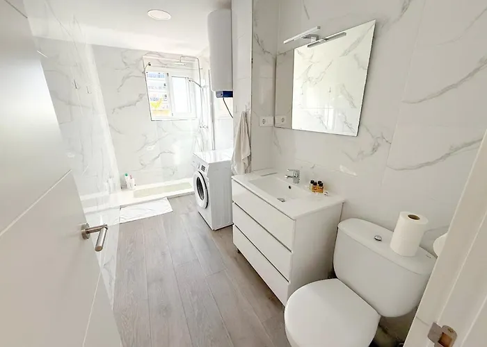 Апартаменты Cozy Close To The Center