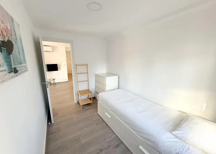 Cozy Close To The Center *