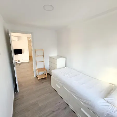 Cozy Close To The Center *