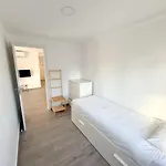 Cozy Close To The Center *