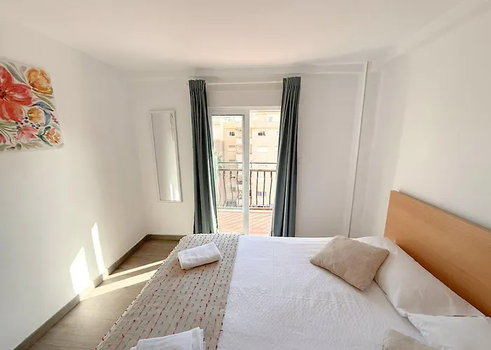 Cozy Close To The Center *